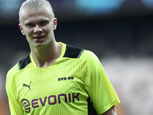 记者：尤文、国米等意甲俱乐部考察热那亚中场马利诺夫斯基（多家意甲豪门考察热那亚中场马利诺夫斯基，尤文国米在列）