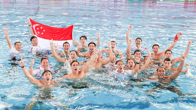 埃基蒂克：热刺球迷在推动球队，我不能否认进球有些幸运（埃基蒂克：热刺球迷激励球队前行，我承认那球有些运气）