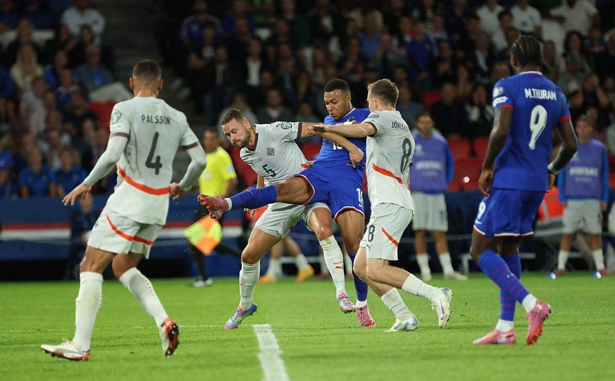 罗马诺：博卡青年将迪巴拉视为引援目标，尚未准备在冬窗谈判（罗马诺：迪巴拉成博卡青年引援人选，冬窗谈判暂未提上日程）