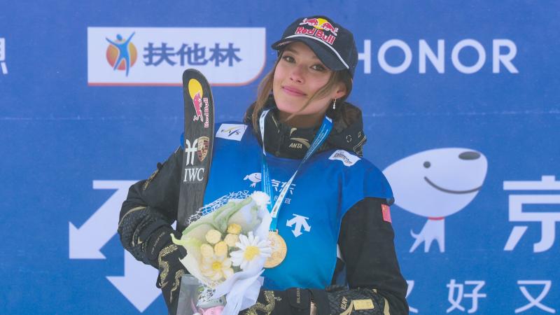 官方：尤文图斯与20岁前锋塞里涅-德梅续约至2028年（尤文图斯官宣：与20岁前锋塞里涅-德梅续约，合同至2028年）