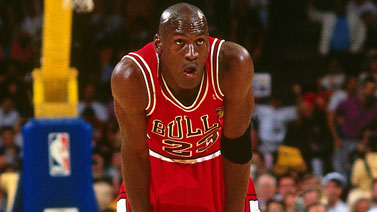 广东93-106山西 球员评价：2人满分，2人及格，4人低迷（广东93-106不敌山西：球员评分出炉，2人满分、2人及格、4人低迷）