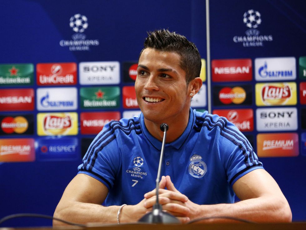 乔-科尔：迪亚斯的铲球完全没必要，阿什拉夫可能伤缺至圣诞（乔-科尔：迪亚斯这次铲球毫无必要，阿什拉夫或将伤停至圣诞节）